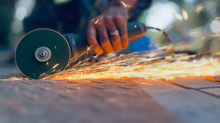 pipe cutting machine